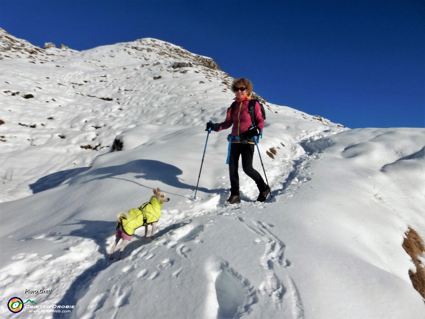 69 In discesa dalla Bocchetta di Cima Grem verso il Bivacco Mistri.jpg
